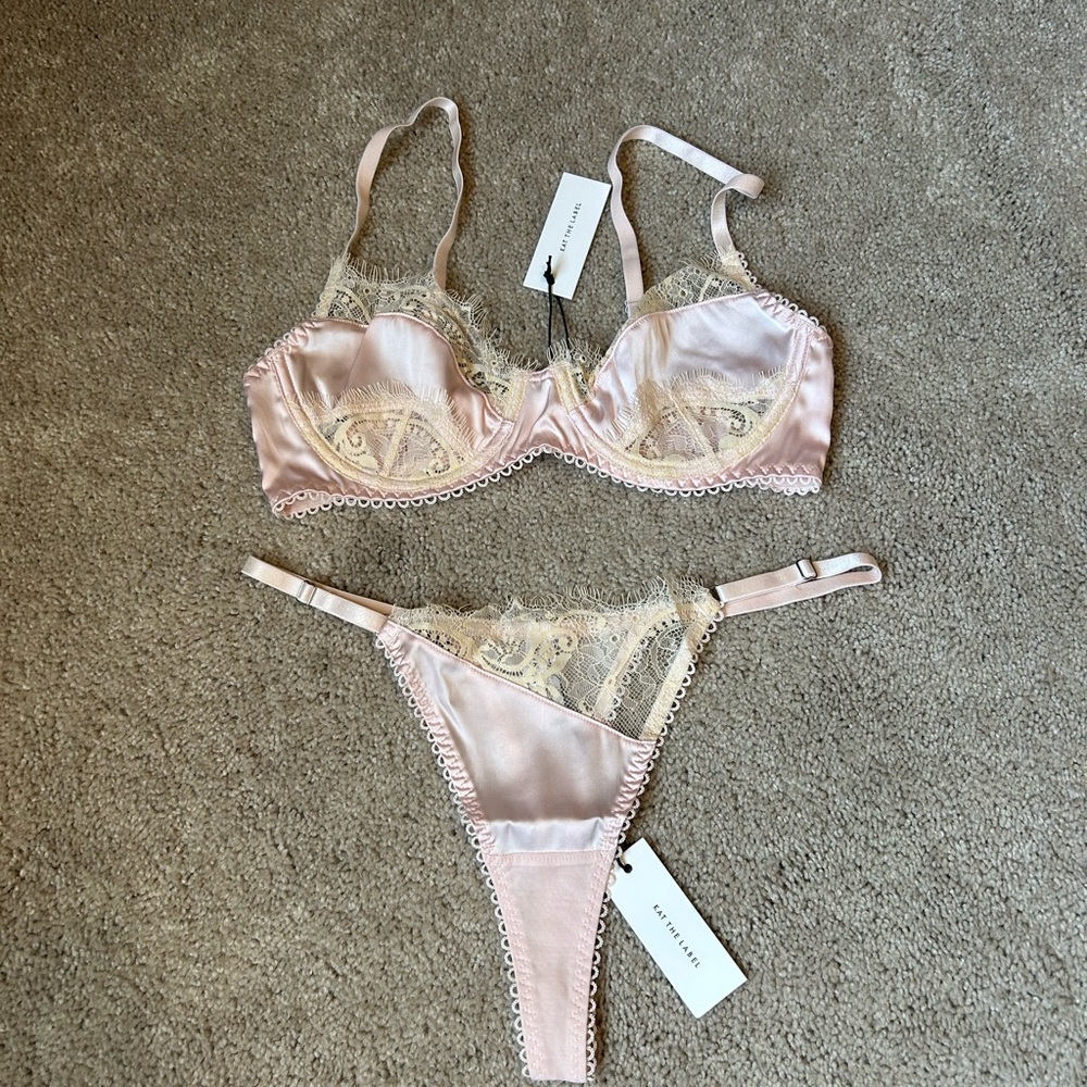 Elegant Pink Lace Bra Set